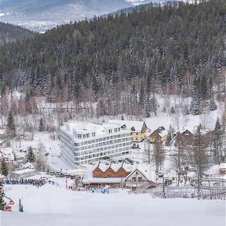 Snow & Czarna Gora Сенна