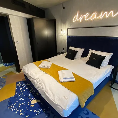 Snow & Czarna Gora Апартаменты *